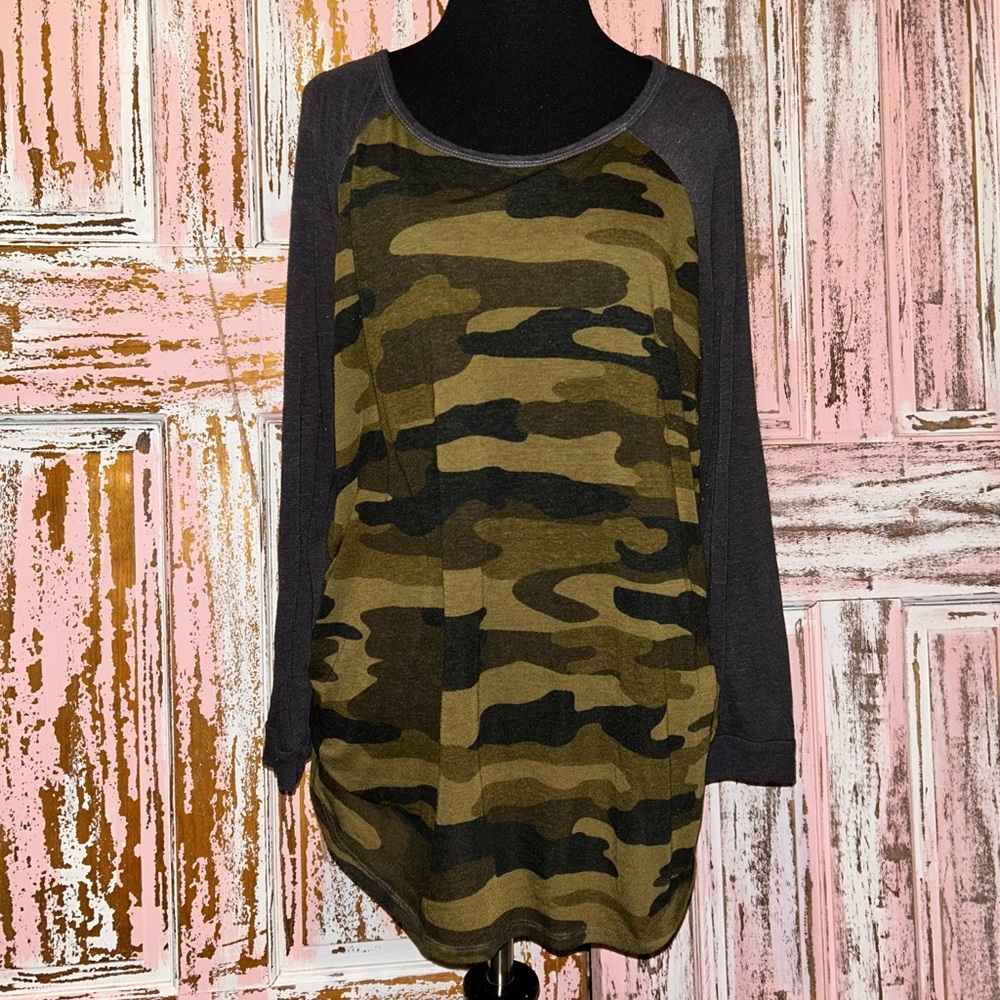 Lucky Brand Olive Green Camouflage Long Sleeve Tee